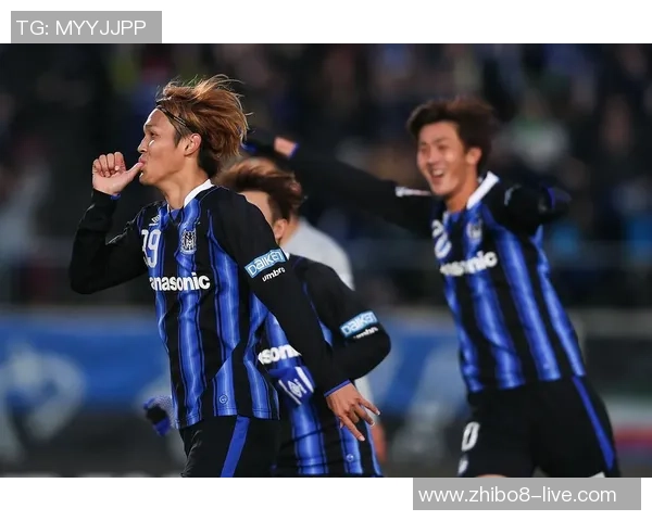 亚自由与飓风队的巅峰对决谁能在这场比赛中笑到最后